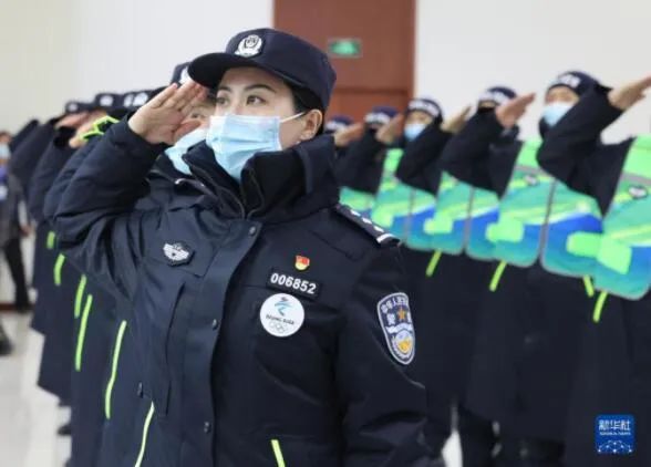 北京2022年冬奥会会安保民警防寒衣装首次亮相2.jpg